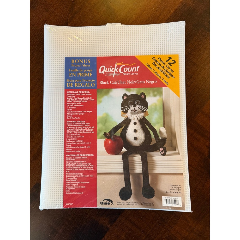 Uniek Quick Count Blank Plastic Canvas 12 Pack 7 Mesh with Vintage Cat Pattern